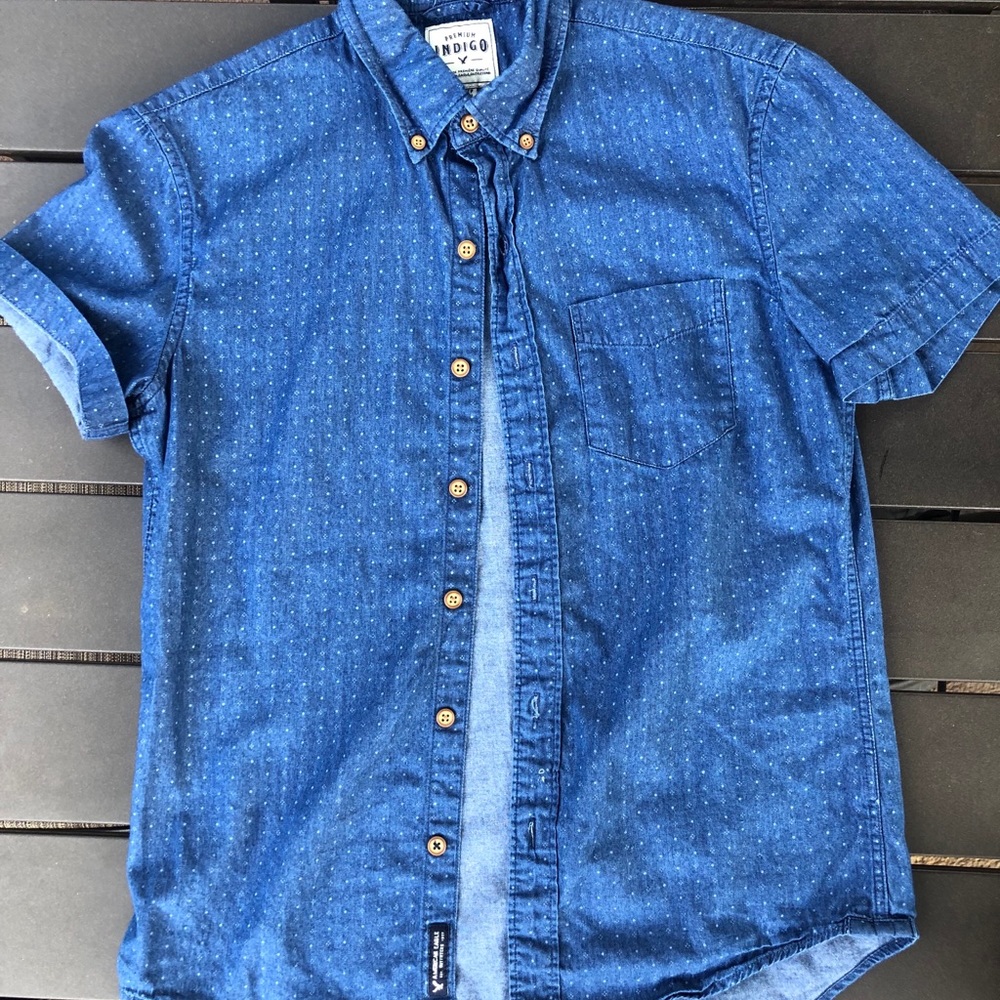 American eagle button up